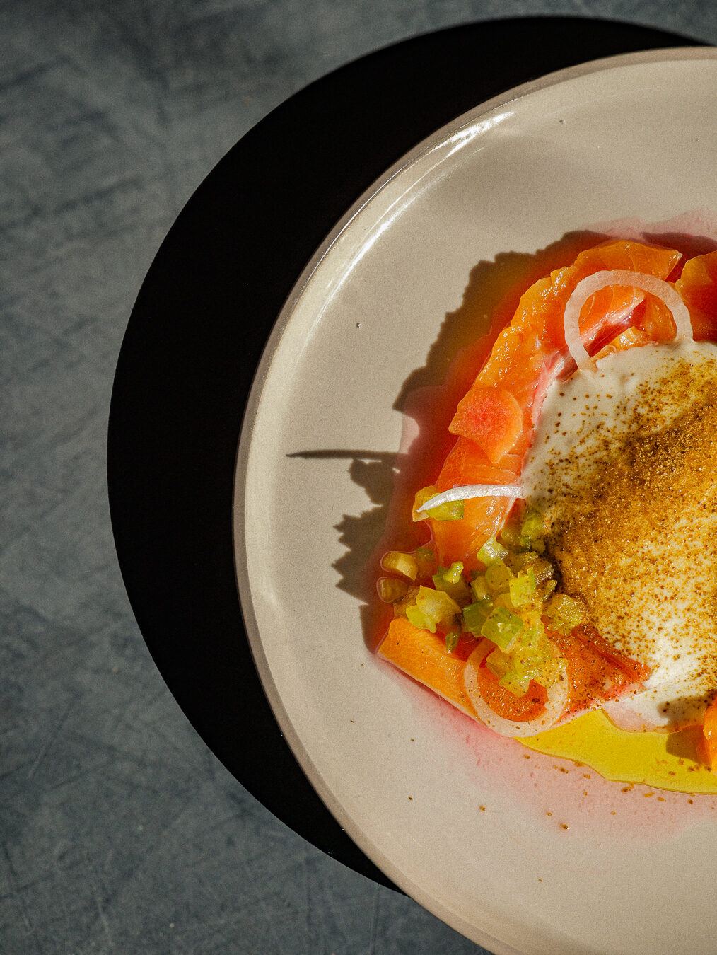 Saumon mariné et crème fraîche